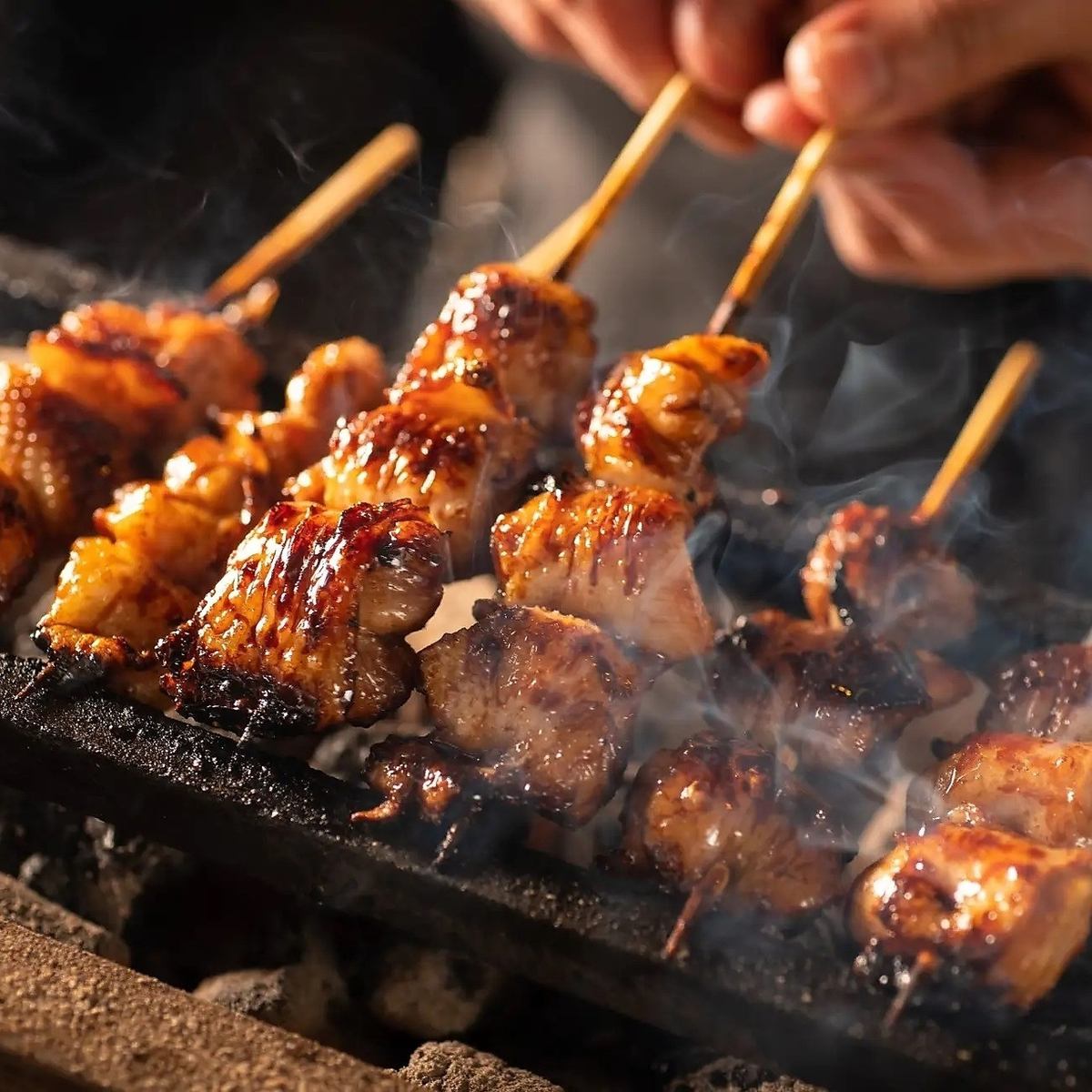 炭火焼き鳥盛り合わせ食べ放題＆ビール付き飲み放題3300円ご堪能