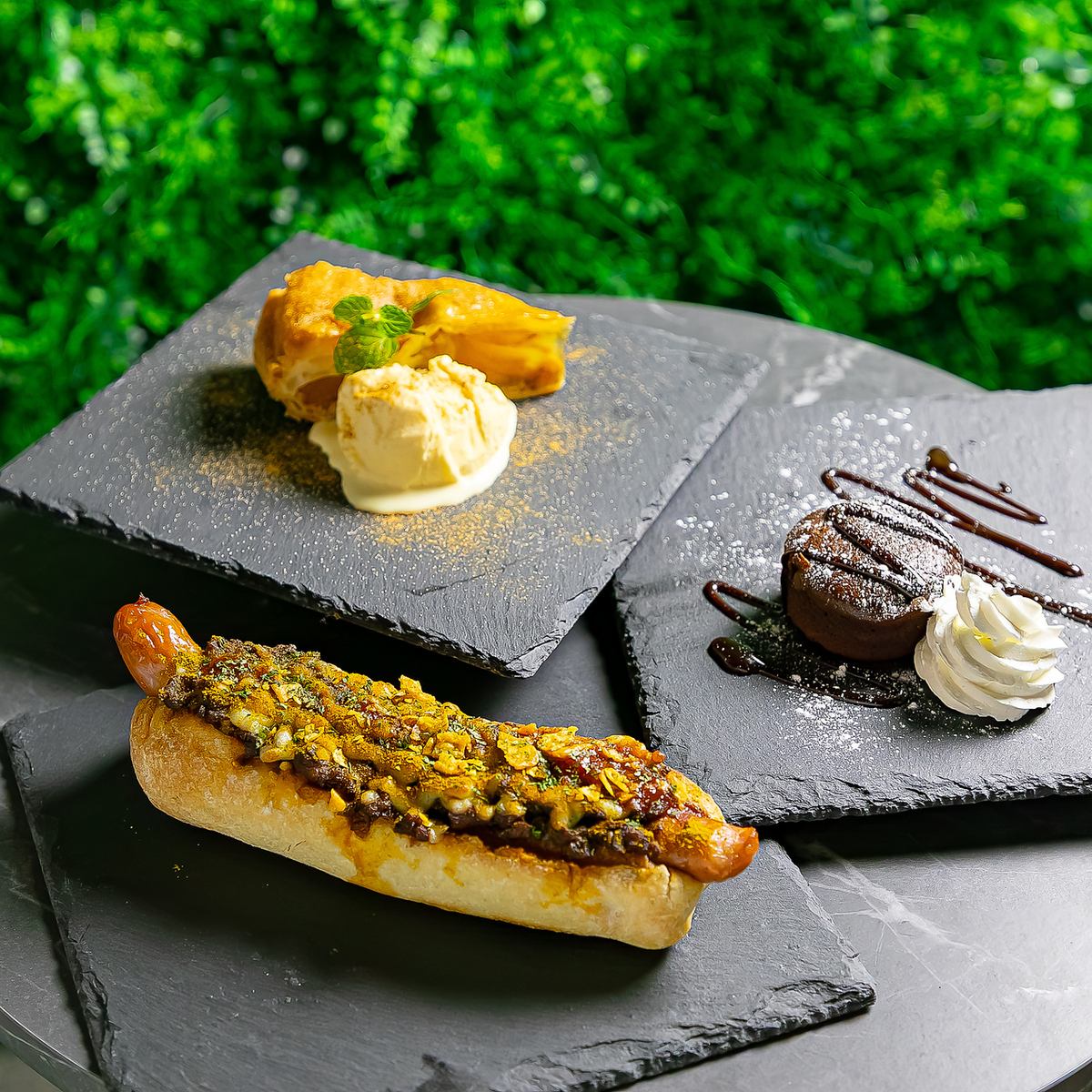 カフェメニューはもちろんカクテルを始めお酒もございます！