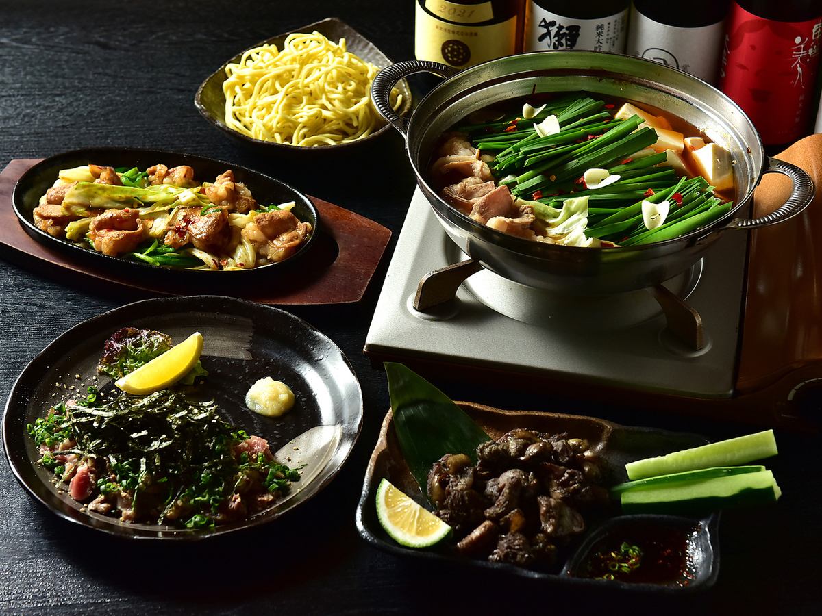 創業30年伝統の味。もつ鍋・もも焼き・馬刺しなどご用意。
