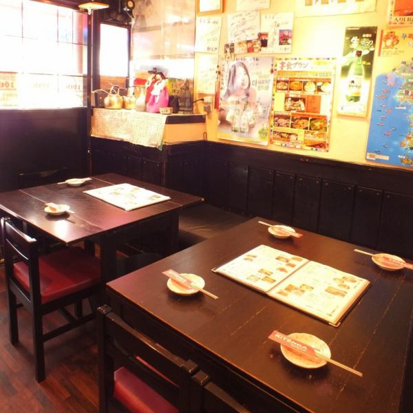 ≪5、6人の少人数宴会にもおすすめ!≫1階のテーブル席。席をつなげて6名様程度の宴会にもお使い頂けます!女子会・気軽な宴会・サク飲みにも◎1階も10名様から貸切OK♪