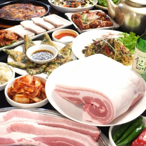 オモニとアジョシが作る豊富な韓国家庭料理メニュー!