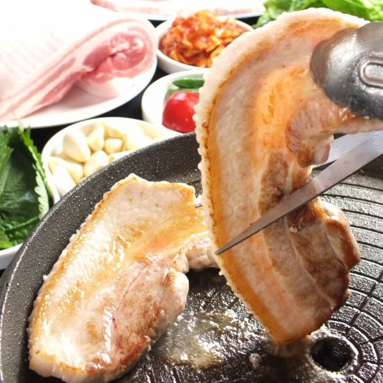 大人気★サムギョプサル!食放&飲放4500円!!