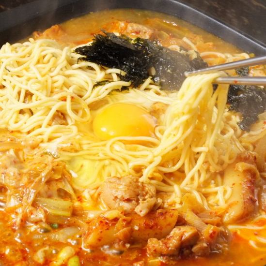 大人気!チーズダッカルビやサムギョプサルがオススメ!