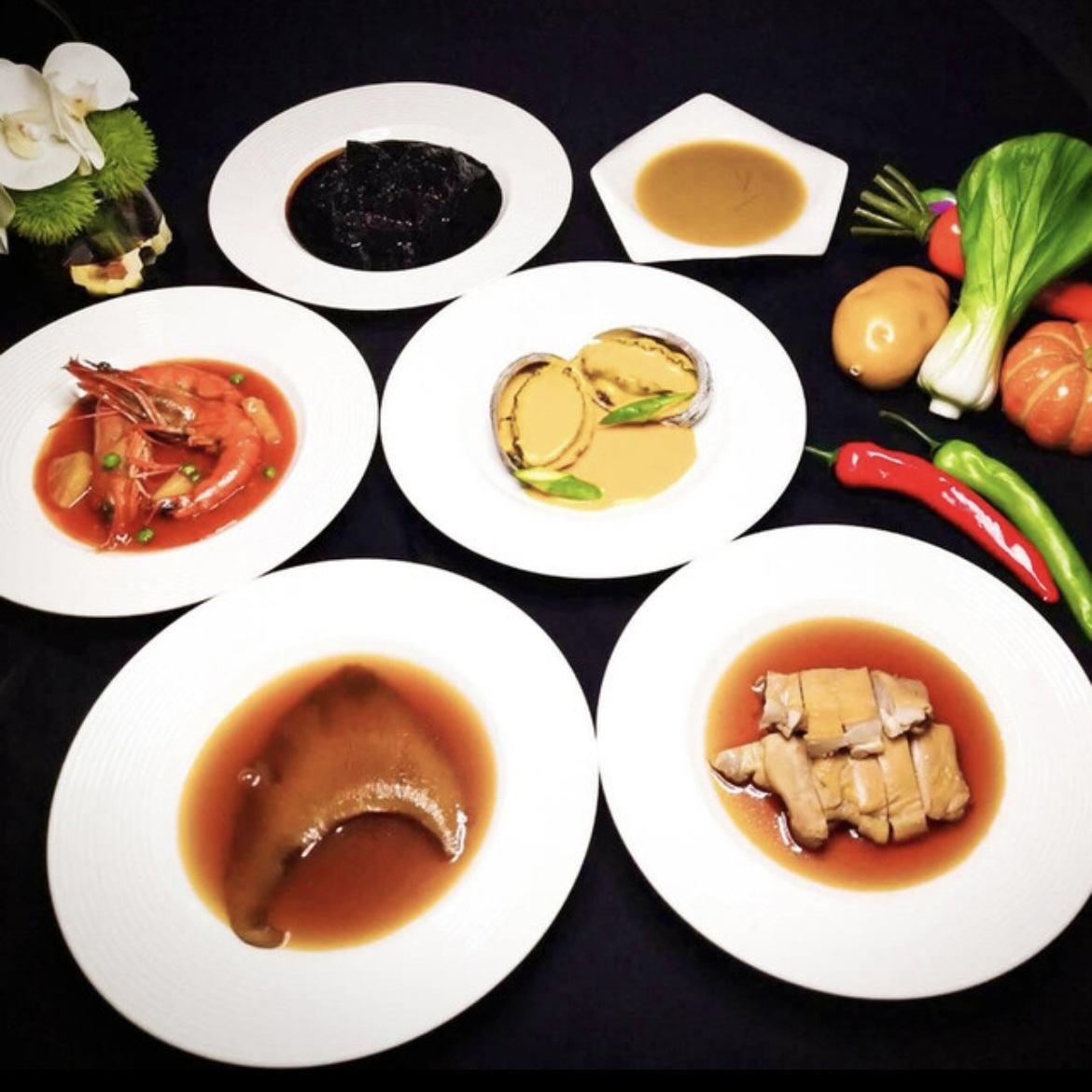 贅沢な食材を使用した湖南料理をコースでお楽しみいただけます。