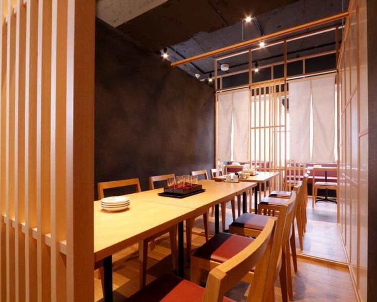 ★木のぬくもりがほっこりと落ち着く居酒屋としては綺麗な店内です♪自慢のお料理を個室でゆったりお楽しみ下さい♪