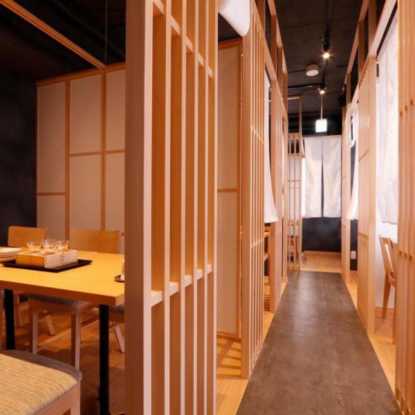 ★木のぬくもりがほっこりと落ち着く居酒屋としては綺麗な店内です♪自慢のお料理を個室でゆったりお楽しみ下さい♪