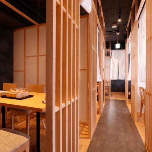 <p>★木のぬくもりがほっこりと落ち着く居酒屋としては綺麗な店内です♪自慢のお料理を個室でゆったりお楽しみ下さい♪</p>