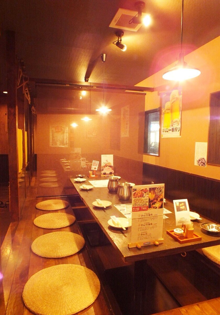 ゆったり寛げる掘りごたつ。友人との飲み会や宴会にどうぞ♪
