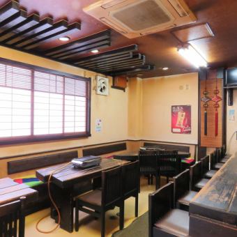 李伯のカウンター席ですお待ちしております。