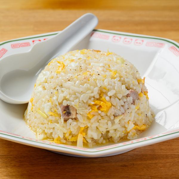 オーナー自慢の絶品料理が勢ぞろい！