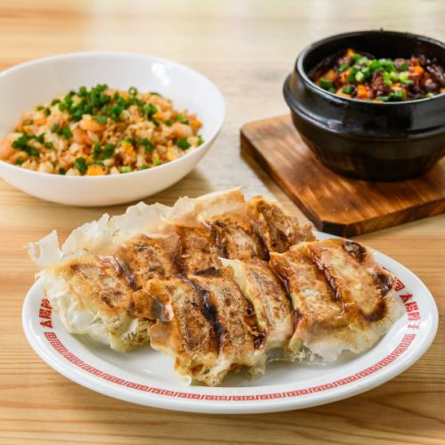 バリエーション豊富な餃子を堪能！1個から注文可能！
