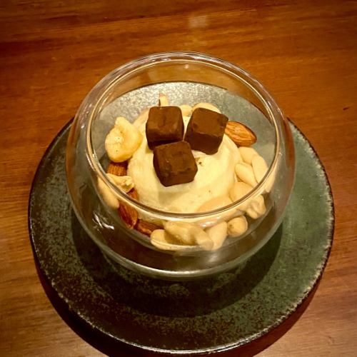 生チョコ＆トリュフナッツのバニラアイス