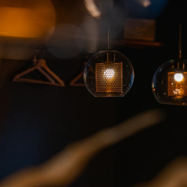 東急東横線、東京メトロ日比谷線「中目黒駅」から徒歩約3分に立地の隠れ家『裏庵』。アクセスも良く、様々なお集りにも、お仕事帰りのお食事・飲み会にも便利にご利用いただけます。ぜひお気軽にお立ち寄りください。