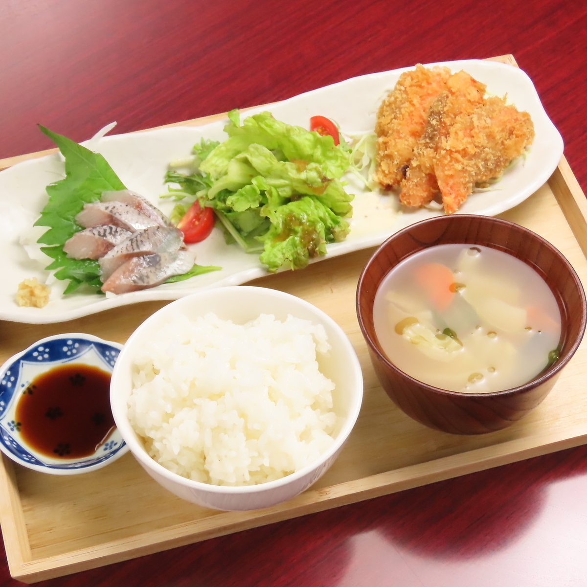 月替わりメニュー!月限定の定食を召し上がれ