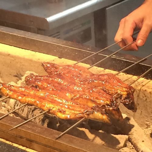 Domestic eel grilled using a unique method.