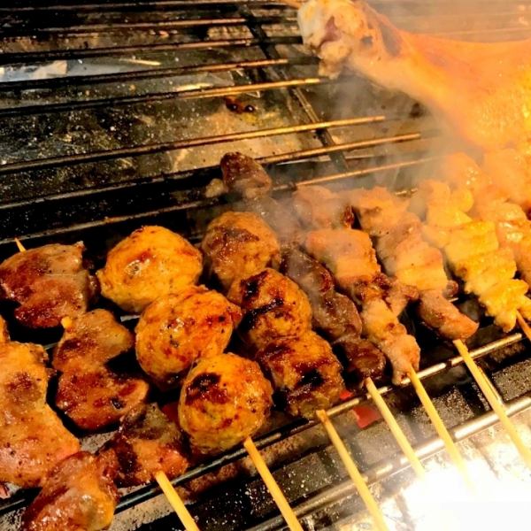 Directly delivered from Miyazaki and Kagoshima ◎Charcoal-grilled skewers of carefully selected chicken and pork raised in Kyushu! We also offer chicken thighs, gizzards, and more!
