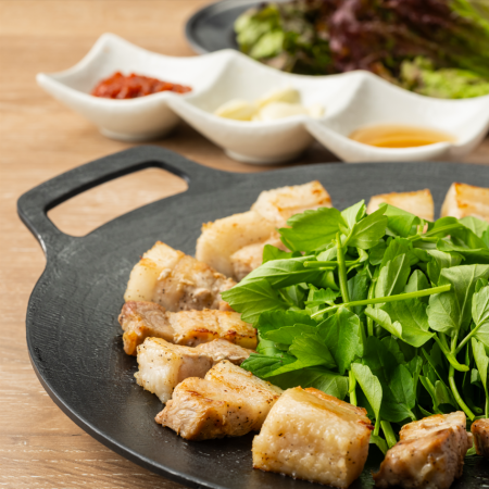 附Minari Gyeopsal ★包括我們引以為傲的韓國雞肉和炸滿都◆超值◎40種任吃3999⇒