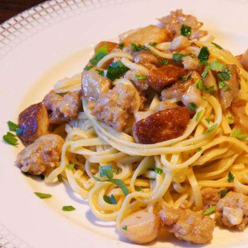 ポルチーニ茸とサルシッチャのアーリオオーリオ