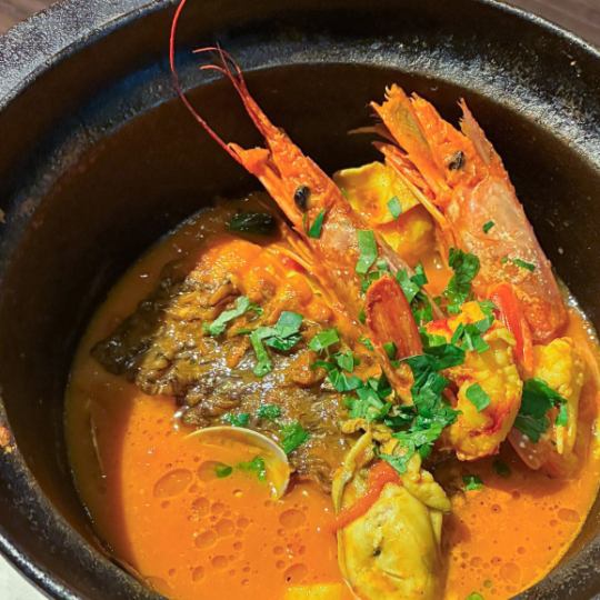 真鯛とたっぷり魚介のブイヤベース