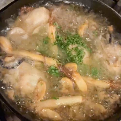 【NEW!】落花生もやしと牡蠣のアヒージョ