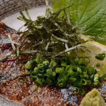成吉藤崎店的魚品種很豐富！依照庫存的不同，還可以買到芝麻鯖魚！