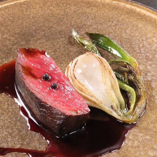 【焼き物】ブランド銘柄肉を、専属の猟師とともに厳選して仕入れをしております