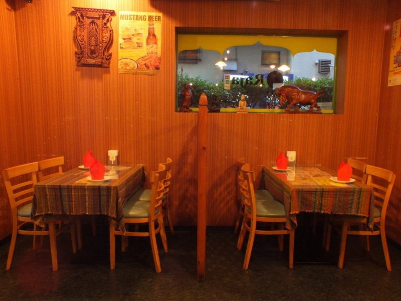 There is a partition so you don't have to worry about the back seats ♪ It's attractive that you can use it in various scenes with friends, family, company people at the table for 4 people! increase.* The photo is an affiliated store.