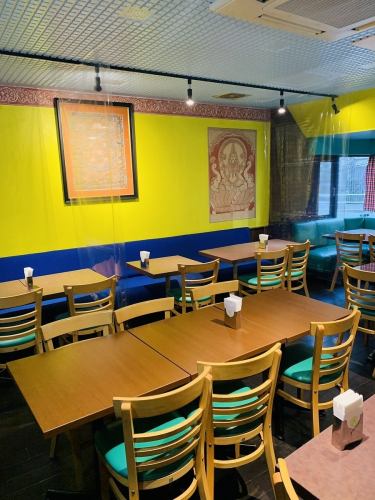 <p>A spacious restaurant with a feeling of openness with a total of 52 seats! It can be reserved for parties starting from 35 people, so please leave it to us for large parties. Please feel free to contact us if you have any questions.*The photo is of an affiliated store.</p>