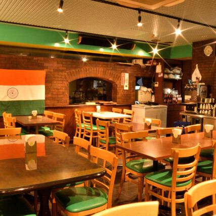 A spacious and open restaurant with a total of 52 seats! It can be rented out for private parties from 35 people, so please leave it to us for large parties. Please feel free to contact us if you have any questions.