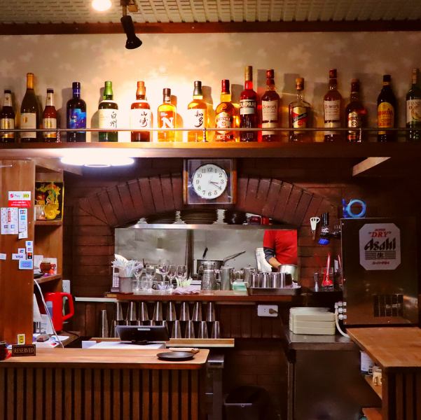 忘年会・新年会、女子会や誕生日パーティーなど、幅広いシーンにぴったりの開放感あふれる空間をご用意。最大55名様まで貸切可能で、大人数での宴会やイベントにも柔軟に対応します。おしゃれで落ち着いた雰囲気の席で、完全プライベートなパーティーをお楽しみください。