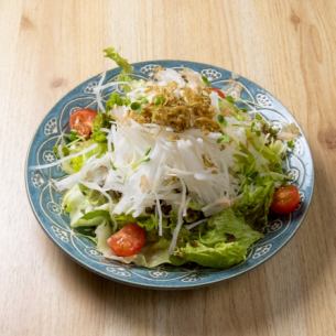 Crunchy anchovy and radish salad