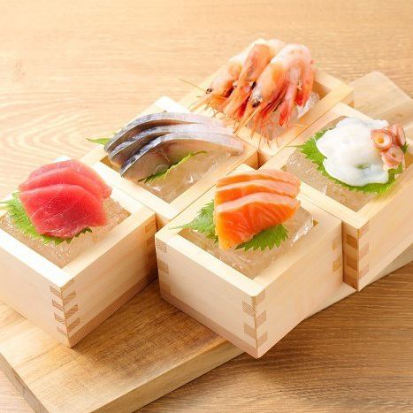 Assortment of 5 types of recommended sashimi