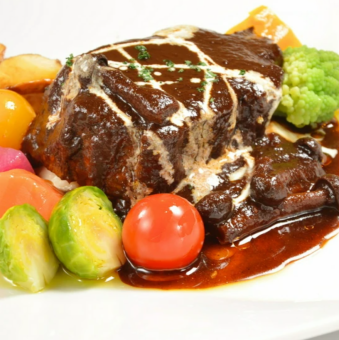 [僅限晚餐]最受歡迎的赤塔牛和時令食材製成的套餐Barfleur
