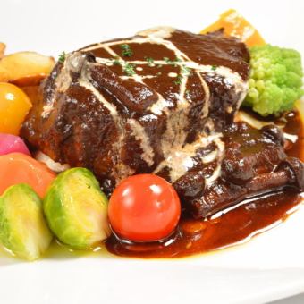 【ランチ】Chita Beef Lunch (知多牛ランチ）牛ほほ肉の赤ワイン煮込み