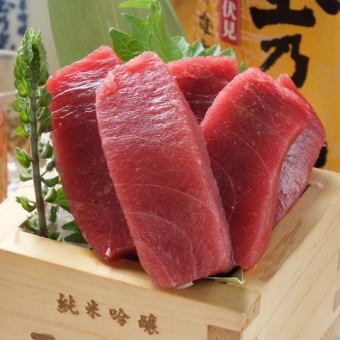 Signboard! Raw bluefin tuna sashimi Masu