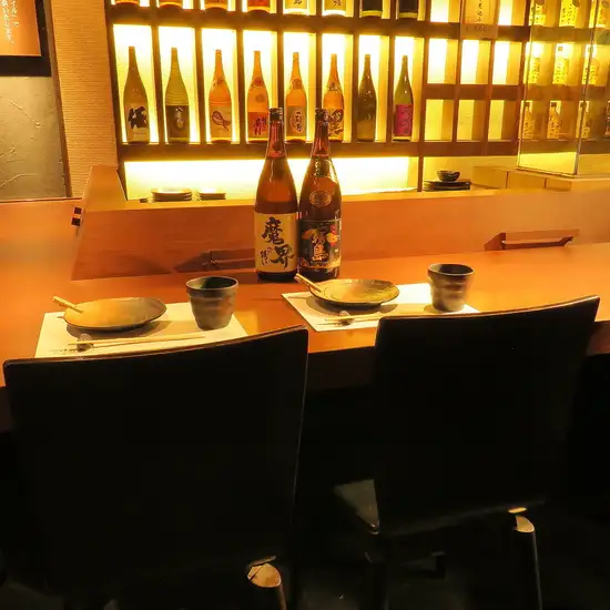 1F・2Fはカウンターがメインの落ち着いた雰囲気の中でお食事を♪
