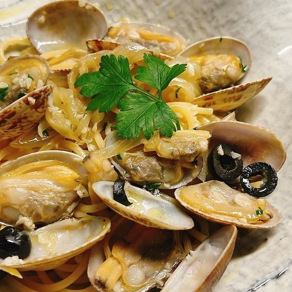 [Spring] [Clams] [Lunch] [Lunch set] Vongole Bianco with new onions and olives