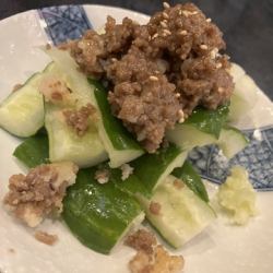 黄瓜配肉和味噌
