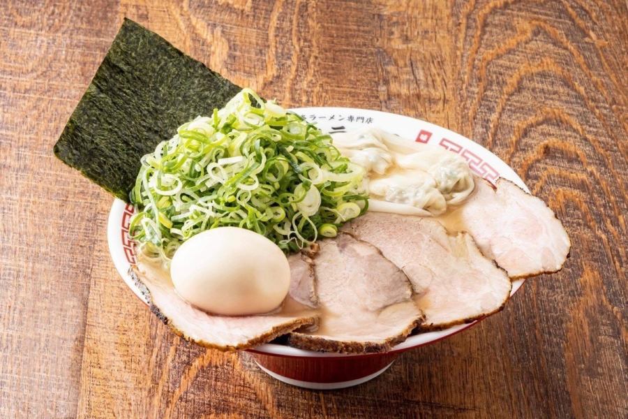 A proud product produced by one of the most famous restaurants in Hakata, Hakata Ikkosha! [Sachi-chan Ramen]