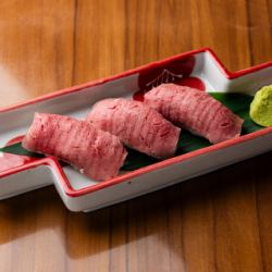 だるまの肉寿司3貫