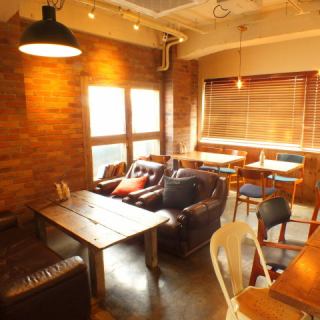The 3rd floor can also be rented out as a fully equipped space. Please feel free to contact us regarding the number of people, budget, etc. We can also create a smoking space upon request.Please inquire when making a reservation