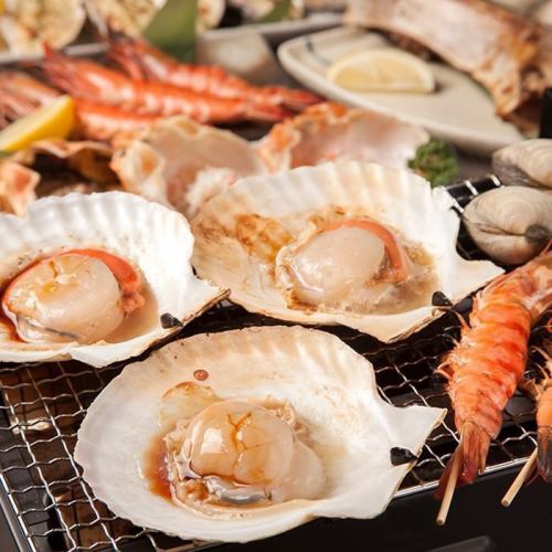 Excitement with seafood dishes that can be enjoyed in a beach grill style ◎