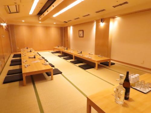 There are many spacious private rooms