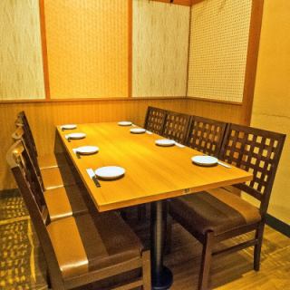 [Second completely private room] Completely private room seating for 6 people! We have a total of 2 rooms available! Perfect for various banquets.