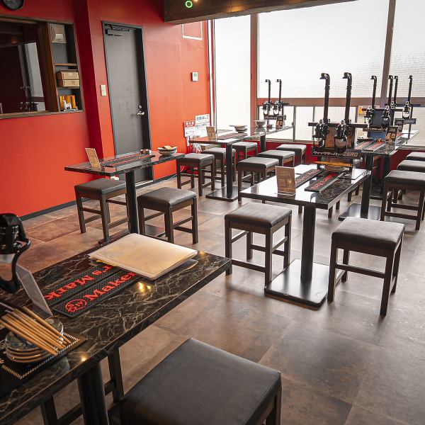 京橋駅から徒歩4分とアクセスもよく利用しやすい当店●定番メニューからこだわりの看板メニューも充実！熱々鉄板焼き鳥はお好きなカスタマイズが出来て楽しめます♪単品から食べ飲み放題まであって宴会や仕事終わり、デートにもぜひ●