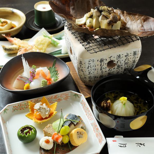 【午餐套餐】僅限午餐的迷你懷石料理3,800日元（不含稅）和午餐懷石料理5,500日元（不含稅）特別受歡迎。您可以每天享用時令食材。它是如此受歡迎，以至於每個月都有人來享受隨季節變化的菜單。想要在吳市吃到新鮮的海鮮，請提前預約。