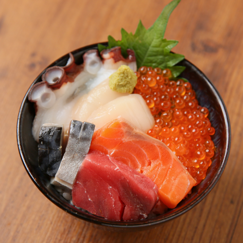 【特選】なまら海鮮丼　ふつう