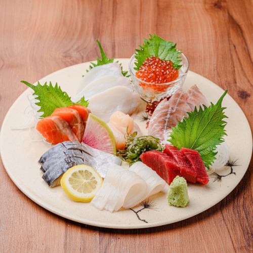 【旬のお勧め】おまかせイクラ入り刺身8点盛り