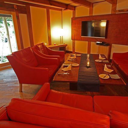 [Special time in a special space ...] A special warehouse room passes through the floor, leading to a space only for customers.Enjoy a meal with a solid and warm texture.* Can accommodate up to 2 to 6 people.It is reservation-only guidance for dinner time.
