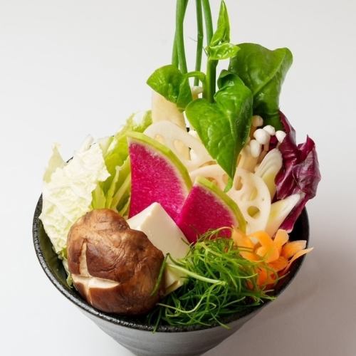 Directly delivered from Miyako Island! Fresh, carefully selected vegetables that go perfectly with the meat.